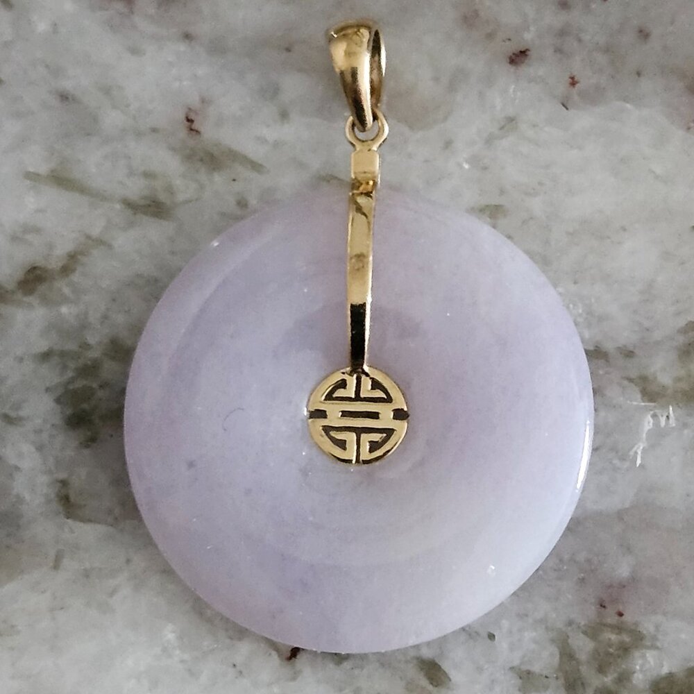 VINTAGE GUMPS 14K LAVENDER JADE GOOD LUCK BI CHINESE PENDANT NECKLACE ENHANCER